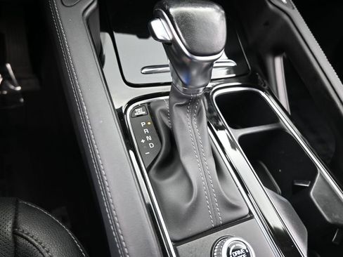 Used 2024 Kia Telluride EX image 30