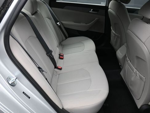 Used 2017 Hyundai Sonata SE image 23