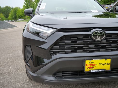 Certified 2024 Toyota RAV4 LE AWD/4WD image 17