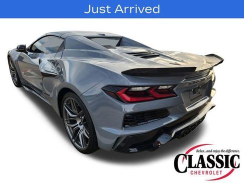 Used 2025 Chevrolet Corvette Z06 RWD image 6