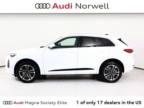 Used 2025 Audi Q5 Premium w/ Convenience Package AWD/4WD image 13