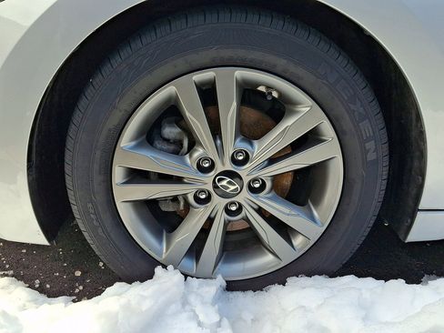 Used 2018 Hyundai Elantra SEL image 4