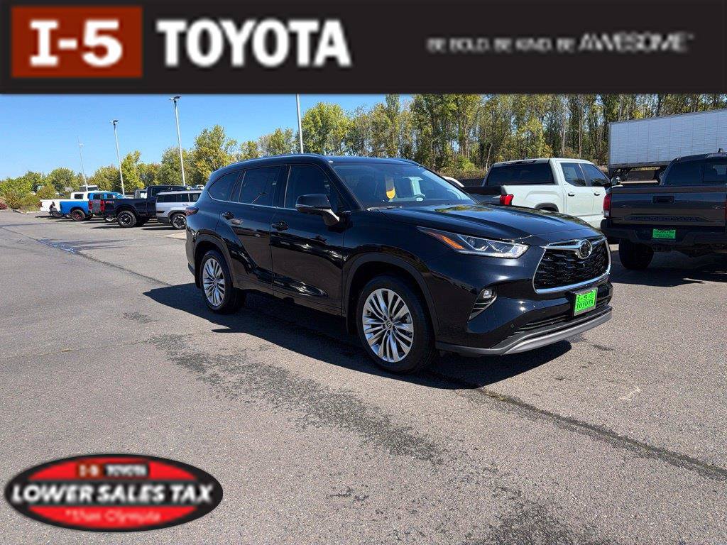 New 2026 Toyota Highlander Platinum AWD/4WD image 3