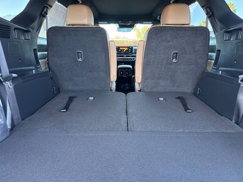 New 2026 Kia Sorento SX Prestige w/ Olive Brown Leather Package image 17