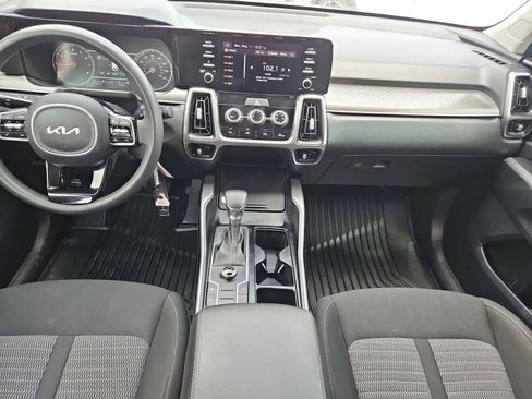 Used 2022 Kia Sorento LX FWD image 13