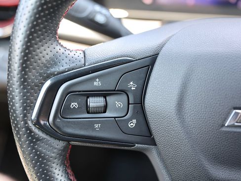 Used 2024 Chevrolet Trax RS w/ Sunroof Package FWD image 33