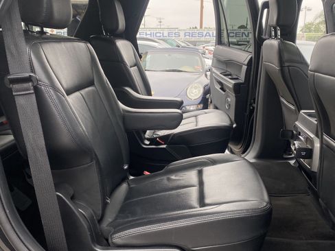 Used 2020 Ford Expedition XLT w/ Equipment Group 202A RWD image 22
