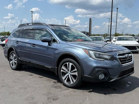 Used 2018 Subaru Outback 3.6R Limited AWD/4WD image 3