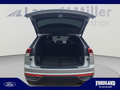 Used 2021 Volkswagen Atlas Cross Sport SE AWD/4WD image 32