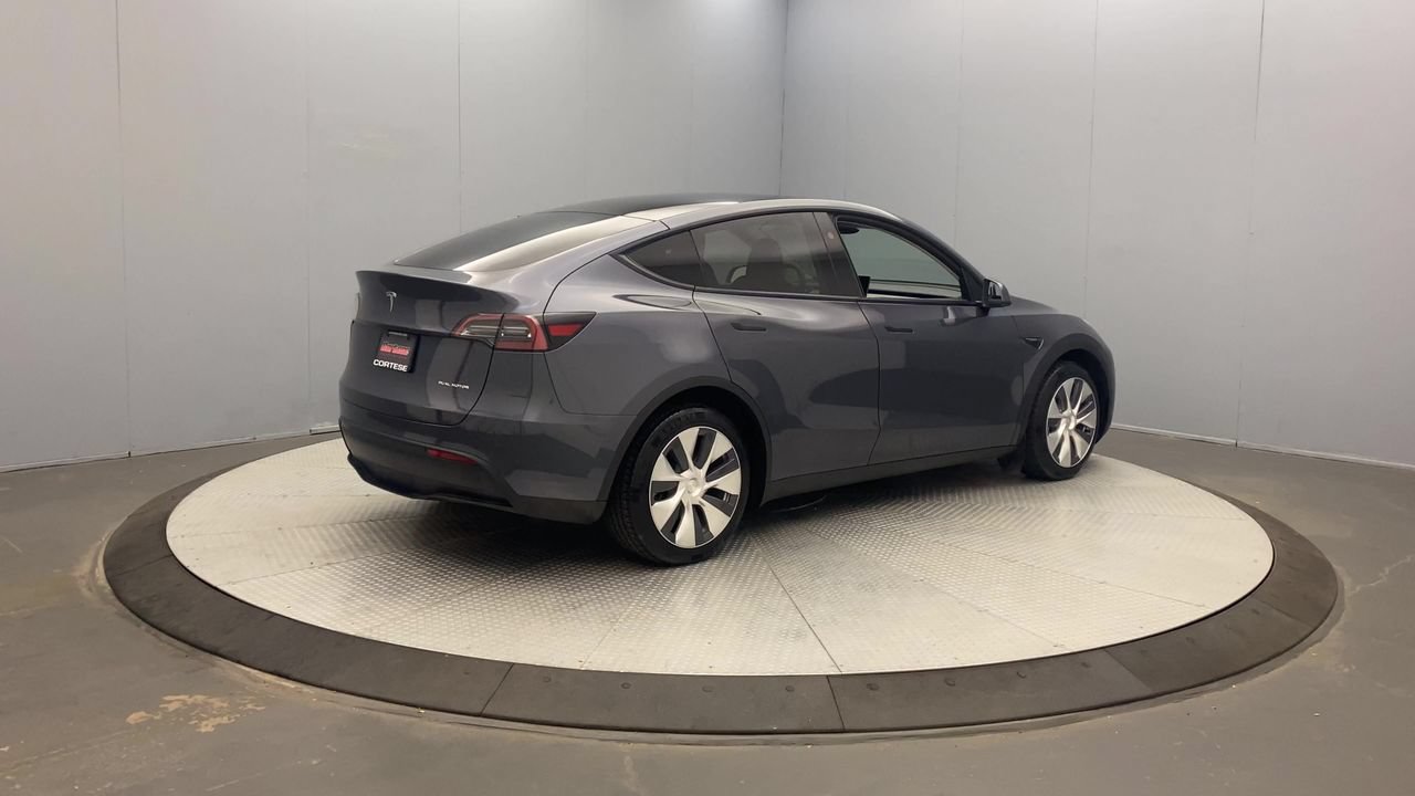 Used 2023 Tesla Model Y Long Range AWD/4WD image 5