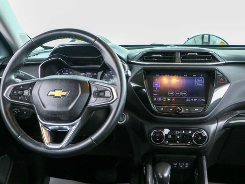 Used 2021 Chevrolet TrailBlazer LT FWD image 17
