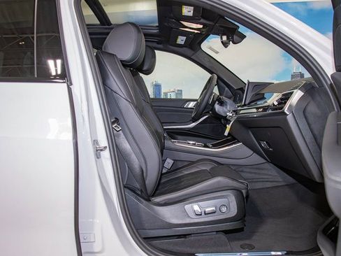 Used 2026 BMW X5 xDrive50e w/ M Sport Package image 21