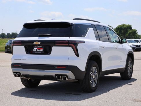 Used 2026 Chevrolet Traverse LT w/ Driver Confidence Package AWD/4WD image 9