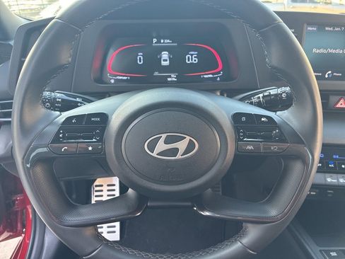 Certified 2025 Hyundai Elantra Sport image 18