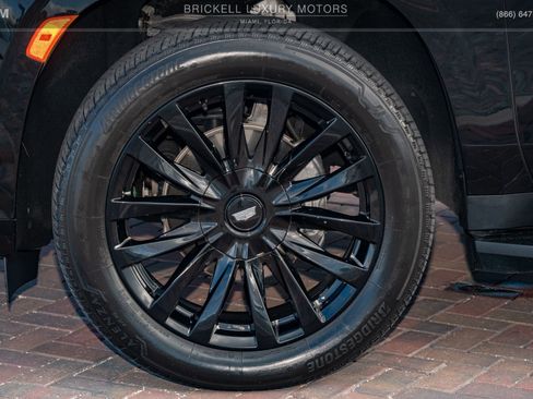 Used 2023 Cadillac Escalade ESV Luxury image 34