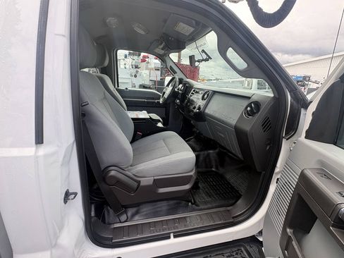 Used 2015 Ford F550 4x4 Regular Cab Super Duty w/ Power Equipment Group image 14