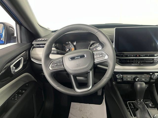 Used 2026 Jeep Compass Limited AWD/4WD image 19