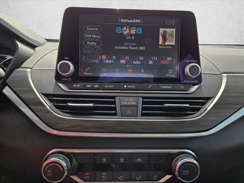 Used 2025 Nissan Altima 2.5 SV FWD image 13