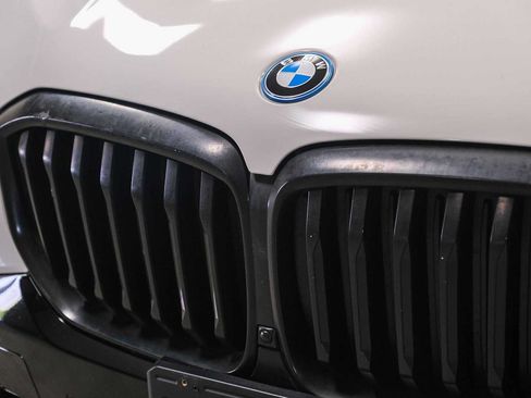 Used 2024 BMW X5 xDrive50e w/ M Sport Package AWD/4WD image 13
