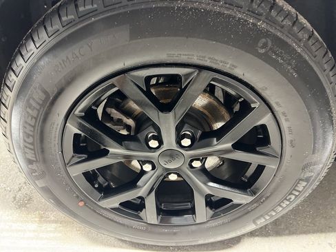 Used 2025 Jeep Grand Cherokee Altitude AWD/4WD image 38