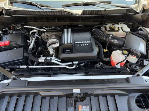 Used 2021 Chevrolet Silverado 1500 RST AWD/4WD image 16