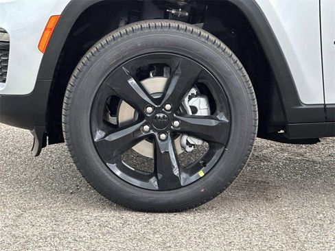 New 2025 Jeep Grand Cherokee Limited image 7