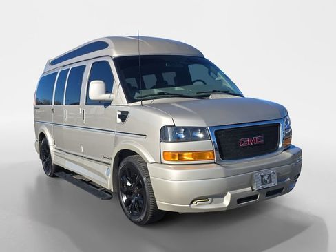 Used 2023 GMC Savana 2500 image 8