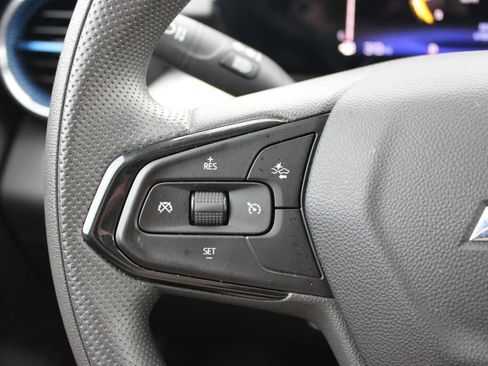 Used 2025 Chevrolet Trax LT image 34