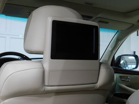 Used 2013 Lexus LX 570 4WD w/ Luxury Pkg w/Pre-crash image 67