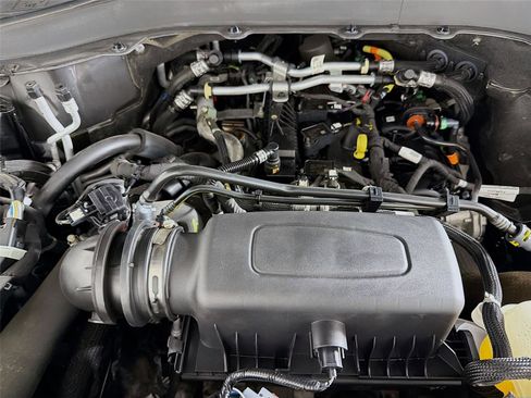 Used 2022 Ford Explorer XLT w/ Equipment Group 202A image 31