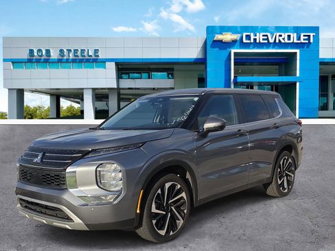 Used 2024 Mitsubishi Outlander SE FWD image 3