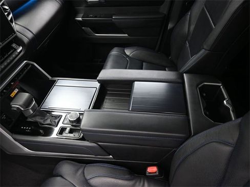 Used 2024 Toyota Tundra Platinum image 33