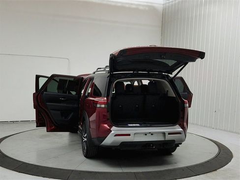 Used 2024 Nissan Pathfinder Platinum w/ Cargo Package image 14