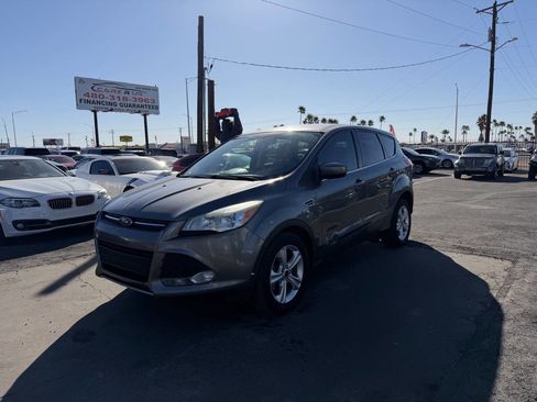 Used 2014 Ford Escape SE image 3