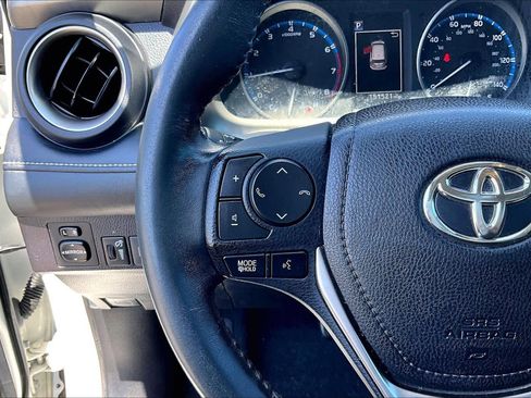 Used 2018 Toyota RAV4 XLE FWD image 21