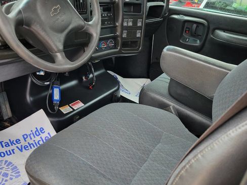 Used 2007 Chevrolet Kodiak C4500 2WD Regular Cab image 11