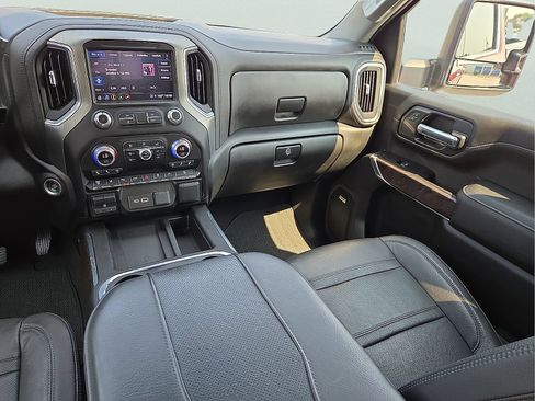 Used 2023 GMC Sierra 2500 Denali w/ Denali Ultimate Package AWD/4WD image 12