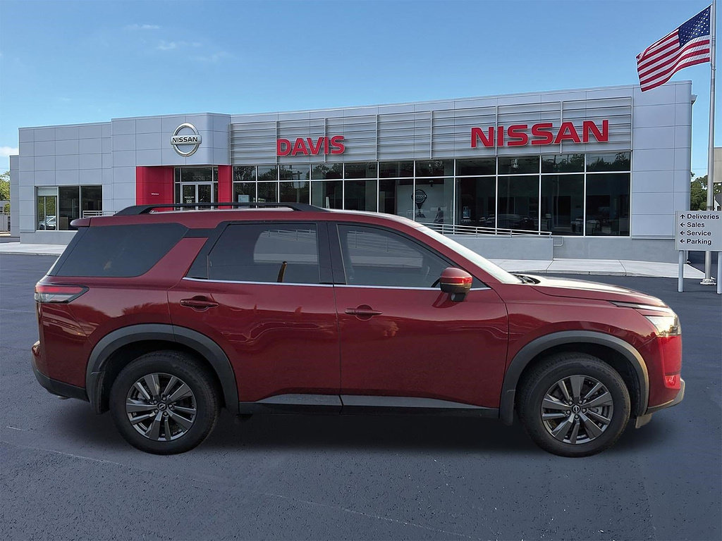 Used 2024 Nissan Pathfinder SV FWD image 4