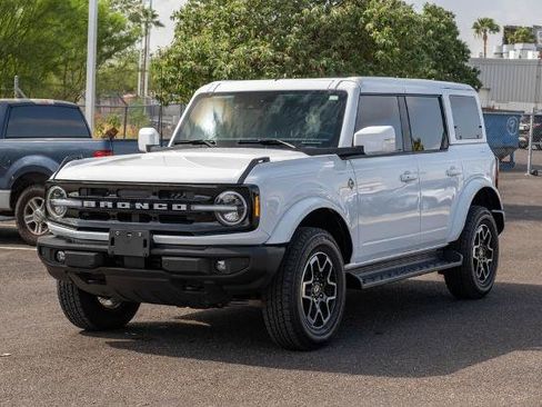 Certified 2025 Ford Bronco Outer Banks AWD/4WD image 3