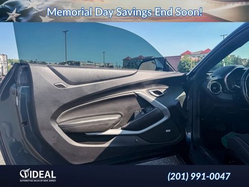 Used 2021 Chevrolet Camaro LT w/ Technology Package RWD image 20