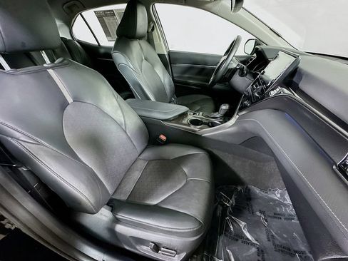 Used 2024 Toyota Camry XSE FWD image 11
