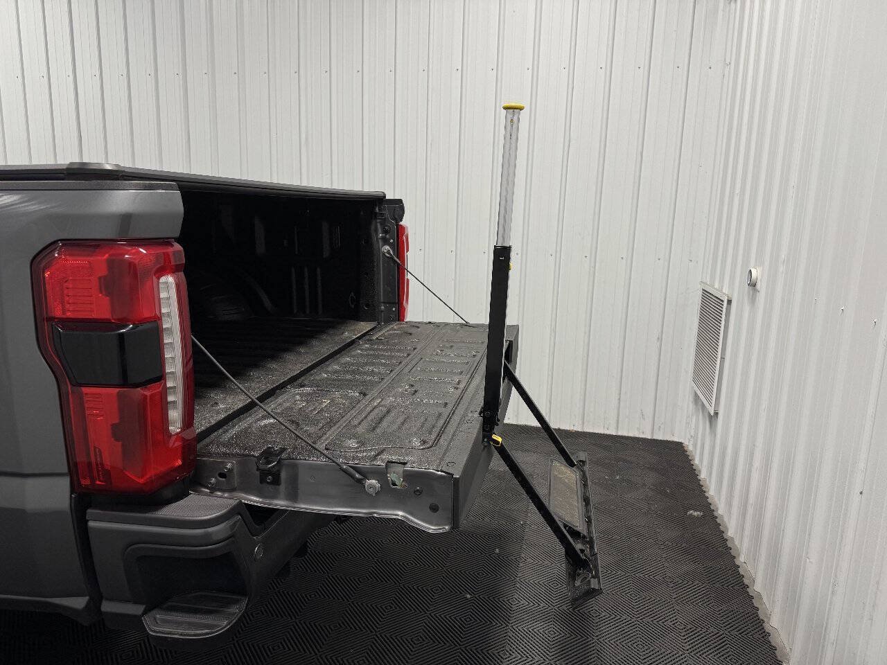 Used 2023 Ford F350 Lariat w/ Lariat Ultimate Package AWD/4WD image 21