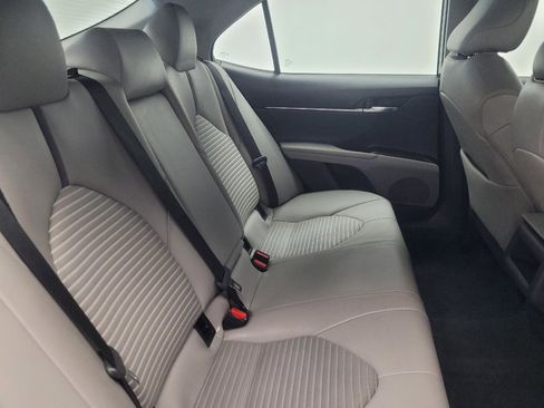 Used 2022 Toyota Camry SE image 19