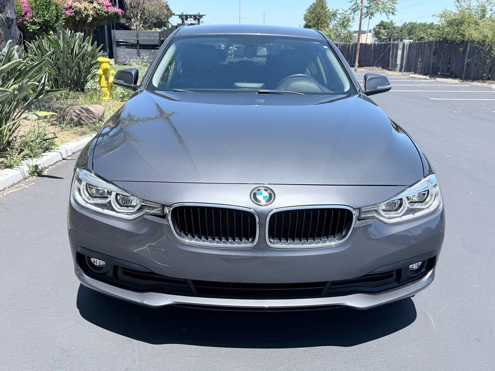 Used 2018 BMW 320i Sedan RWD image 16