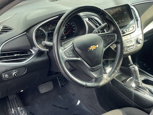 Used 2018 Chevrolet Malibu LT FWD image 14