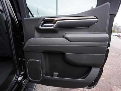 Used 2025 GMC Sierra 1500 Elevation image 13