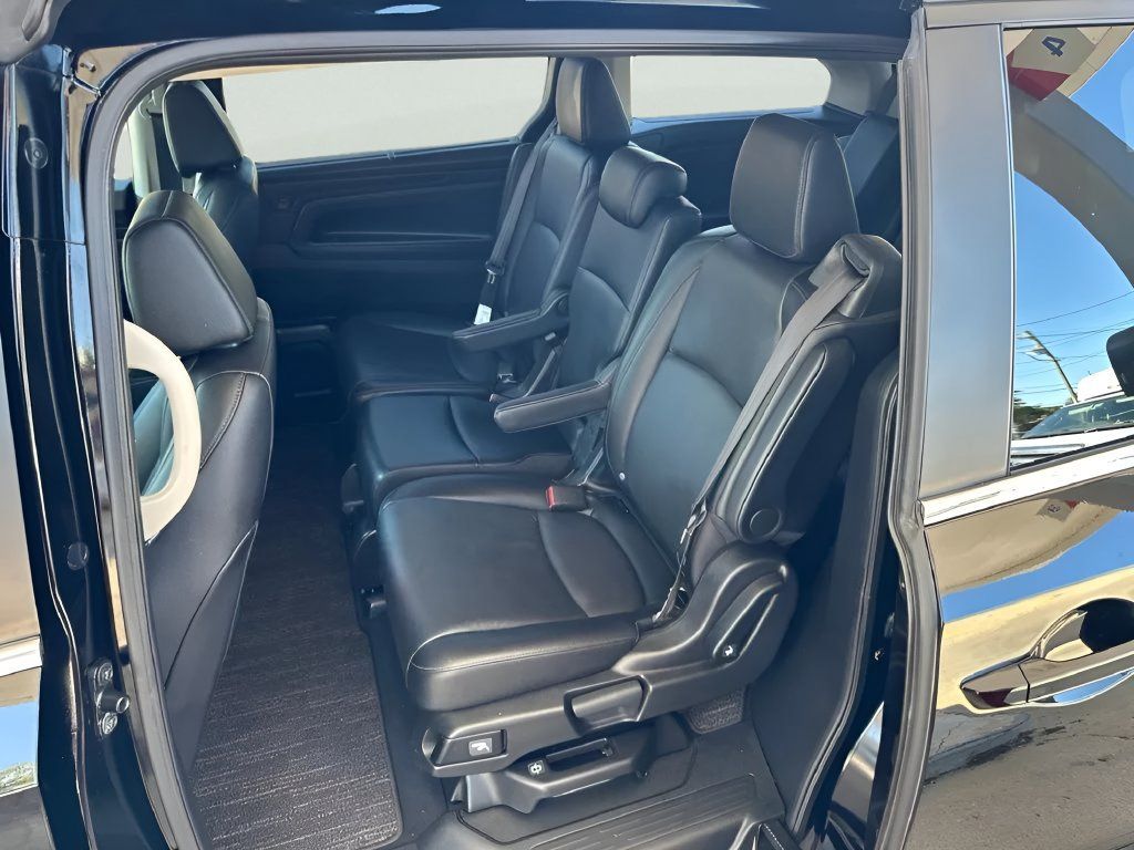 Used 2025 Honda Odyssey EX-L image 10