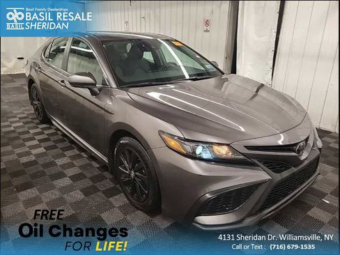 Used 2024 Toyota Camry SE image 1