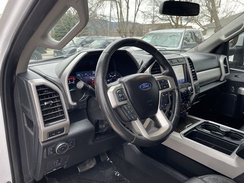 Used 2020 Ford F250 Lariat w/ Lariat Value Package AWD/4WD image 34