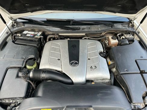 Used 2002 Lexus LS 430 RWD image 30